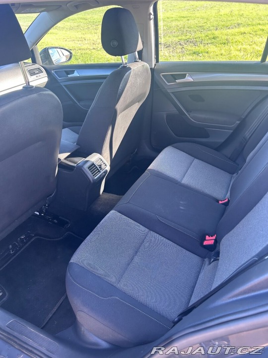 Volkswagen Golf 1,2   TSI 63 kW, r. 2015, 2015