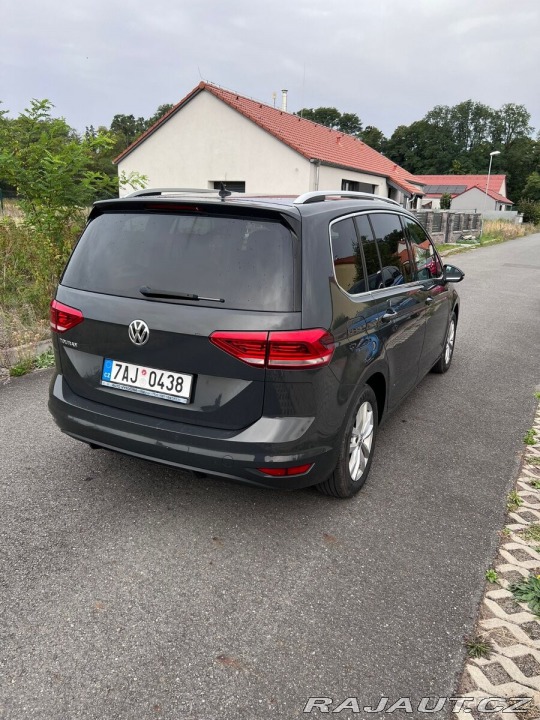 Volkswagen Touran 1,5 TSI Highline DSG, p 1800