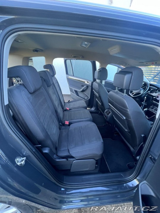Volkswagen Touran 1,5 TSI Highline DSG, p 1800