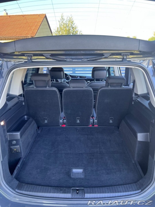 Volkswagen Touran 1,5 TSI Highline DSG, p 1800