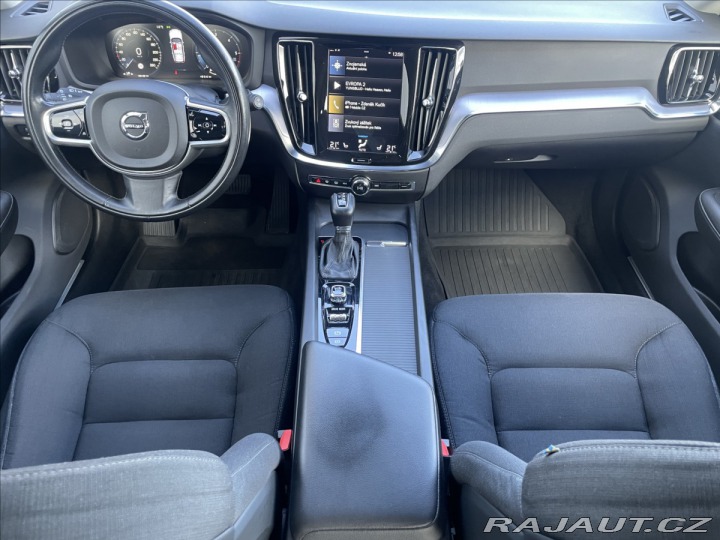 Volvo V60 2,0 D3 MOMENTUM Aut. 2018