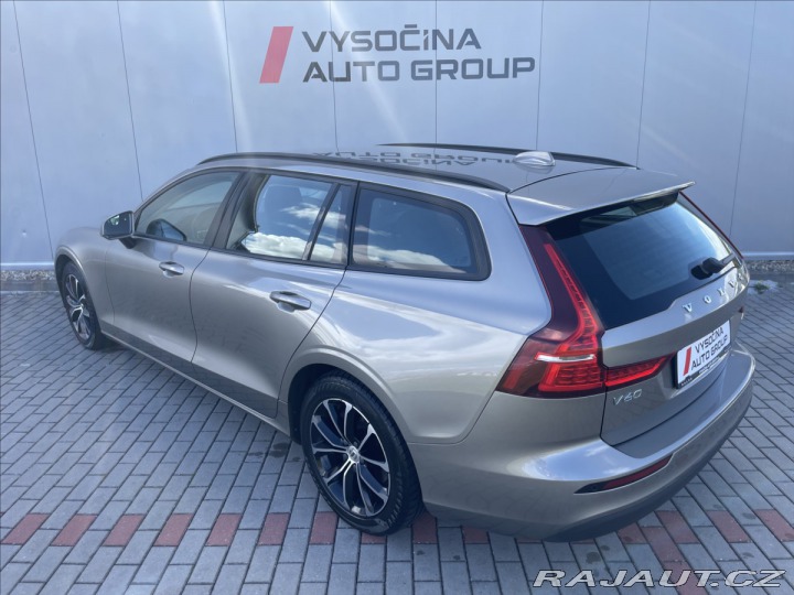 Volvo V60 2,0 D3 MOMENTUM Aut. 2018