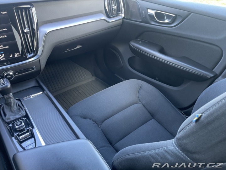 Volvo V60 2,0 D3 MOMENTUM Aut. 2018
