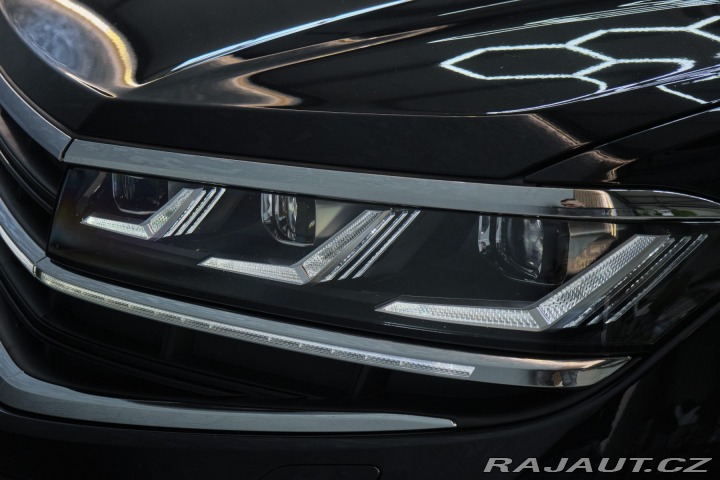 Volkswagen Touareg r line 3.0 . TDI 2023