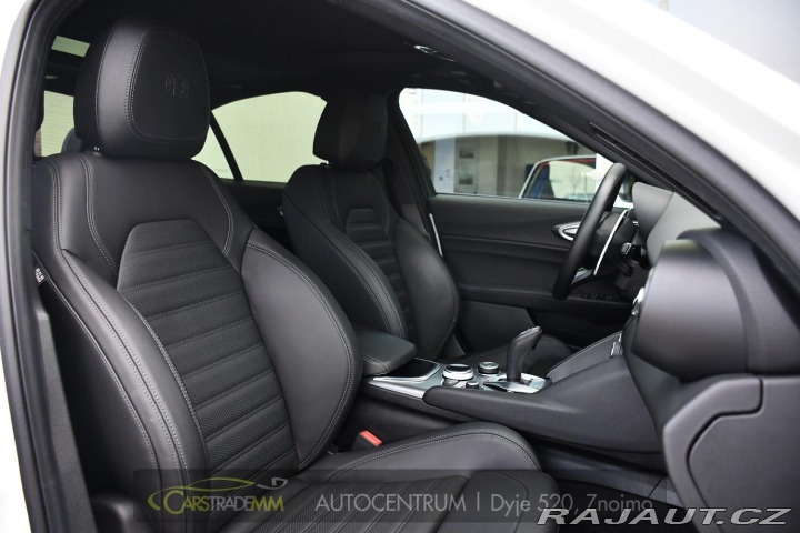 Alfa Romeo Giulia 2.0T 16V 206kW VELOCE AT8 2024