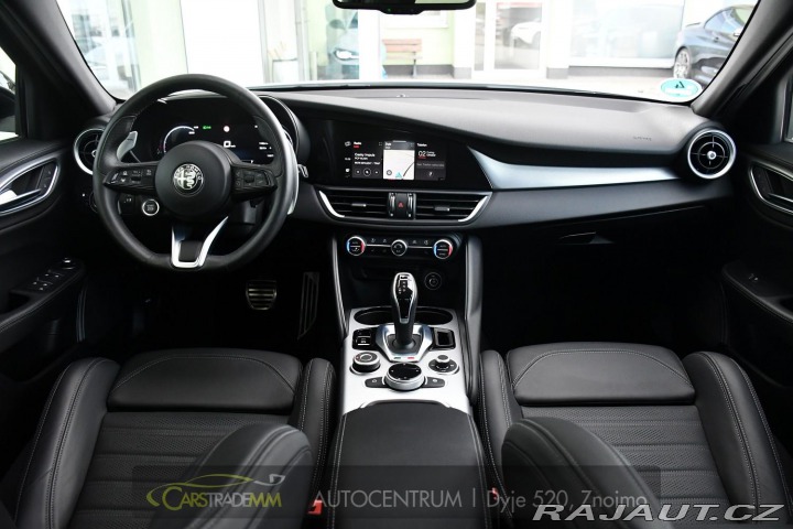 Alfa Romeo Giulia 2.0T 16V 206kW VELOCE AT8 2024