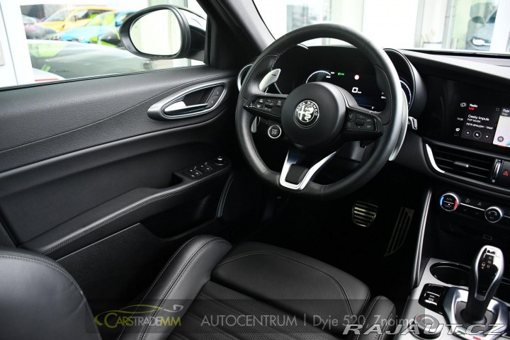Alfa Romeo Giulia 2.0T 16V 206kW VELOCE AT8 2024