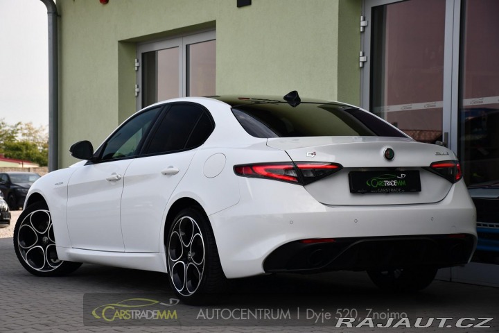 Alfa Romeo Giulia 2.0T 16V 206kW VELOCE AT8 2024
