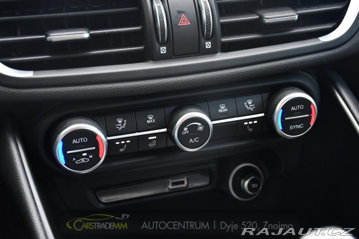 Alfa Romeo Giulia 2.0T 16V 206kW VELOCE AT8 2024