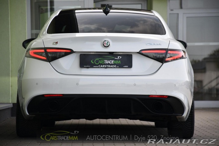 Alfa Romeo Giulia 2.0T 16V 206kW VELOCE AT8 2024