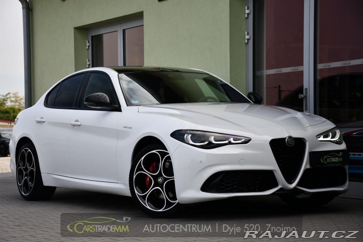 Alfa Romeo Giulia 2.0T 16V 206kW VELOCE AT8 2024