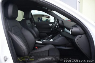 Alfa Romeo Giulia 2.0T 16V 206kW VELOCE AT8 2024