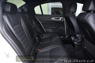 Alfa Romeo Giulia 2.0T 16V 206kW VELOCE AT8 2024