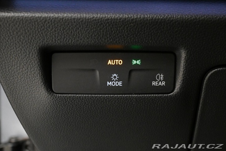 Volkswagen Passat 2,0 TDI 110kW DSG Busines 2024