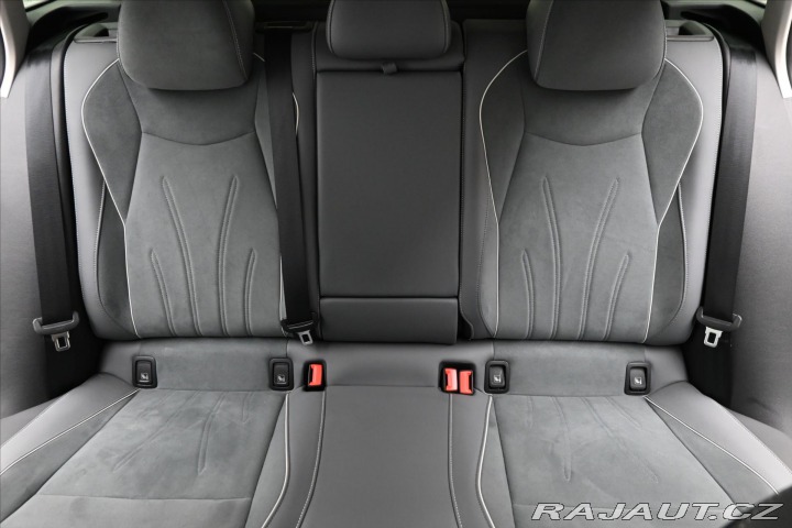 Volkswagen Passat 2,0 TDI 110kW DSG Busines 2024