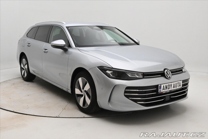 Volkswagen Passat 2,0 TDI 110kW DSG Busines 2024