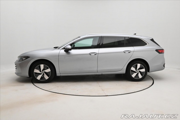 Volkswagen Passat 2,0 TDI 110kW DSG Busines 2024