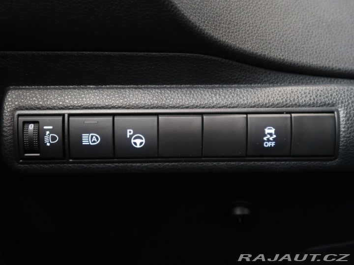Toyota Corolla 1.8Hybrid,Comfort Tech,CZ 2021