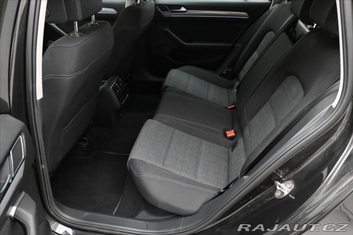 Volkswagen Passat 2,0 TDI 110kW DSG Busines 2022
