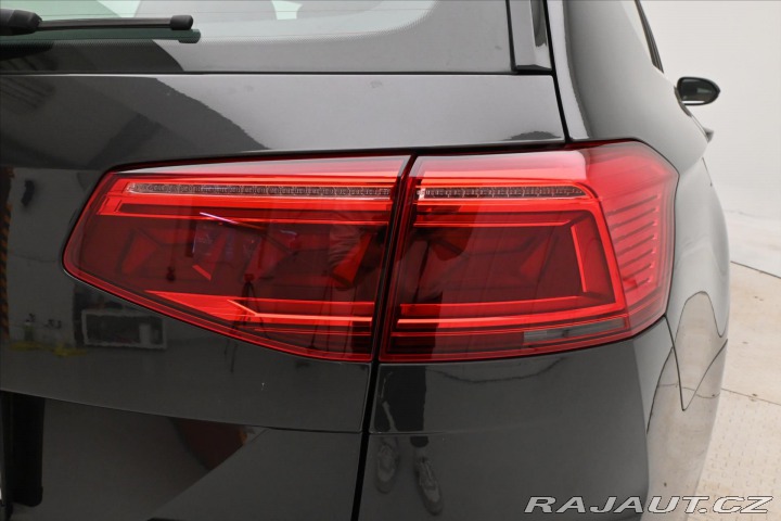 Volkswagen Passat 2,0 TDI 110kW DSG Busines 2022
