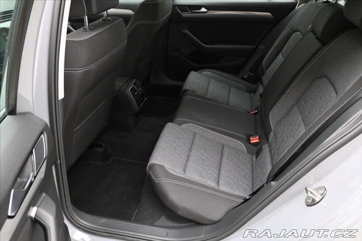 Volkswagen Passat 2,0 TDI 110kW Business Zá 2023