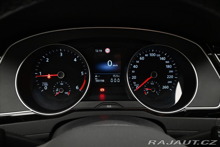 Volkswagen Passat 2,0 TDI 110kW Business Zá 2023