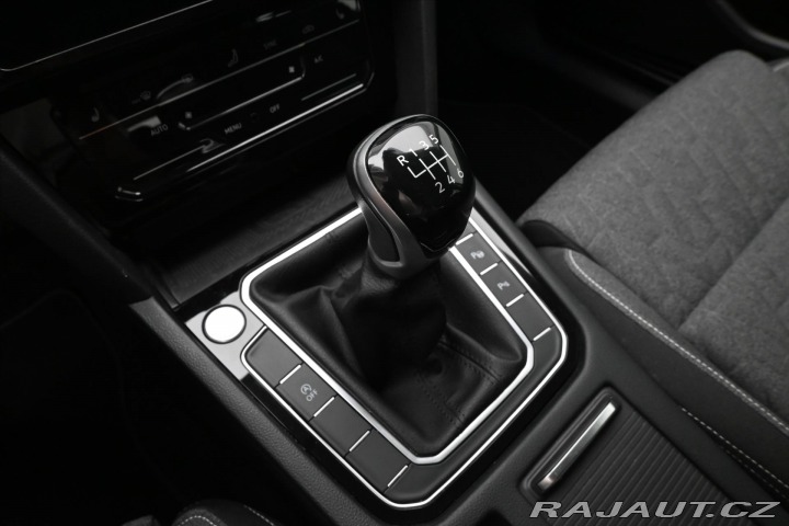 Volkswagen Passat 2,0 TDI 110kW Business Zá 2023