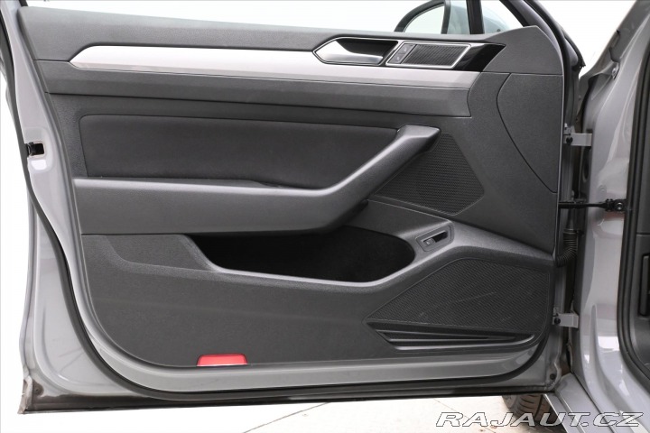 Volkswagen Passat 2,0 TDI 110kW Business Zá 2023
