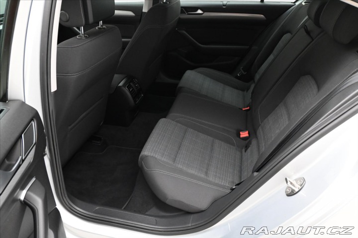 Volkswagen Passat 2,0 TDI 110kW Business Zá 2020