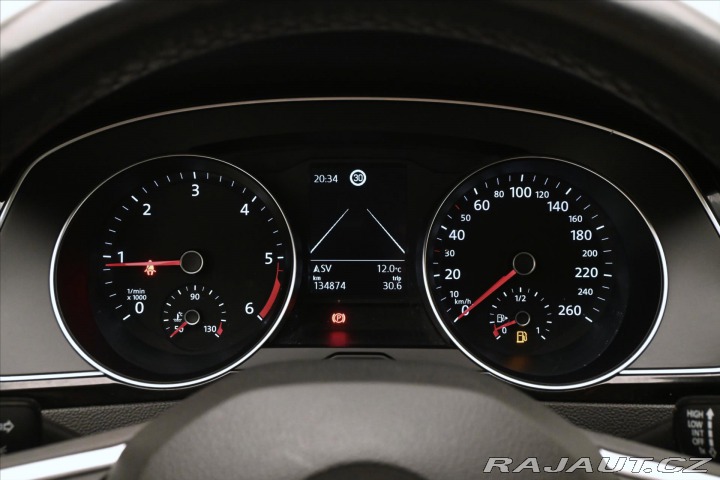Volkswagen Passat 2,0 TDI 110kW Business Zá 2020