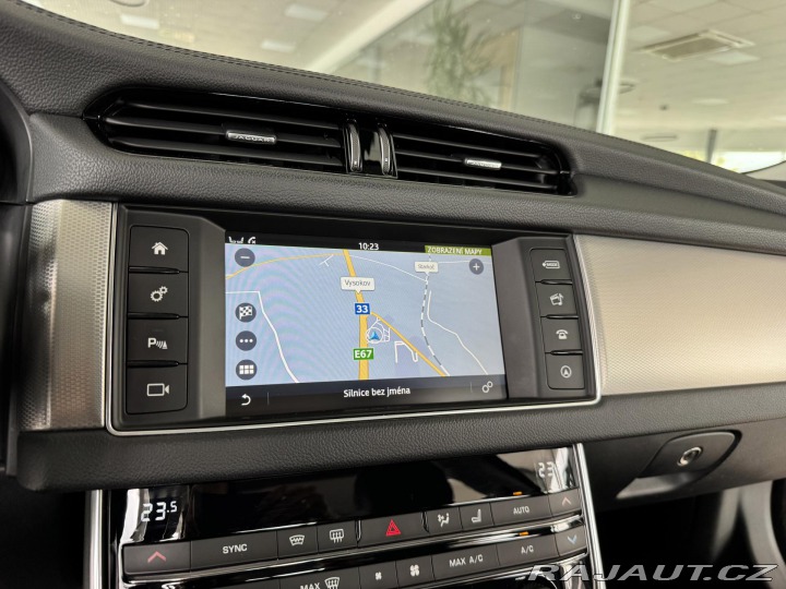 Jaguar XF 20d AUT*Panorama*Distroni 2016