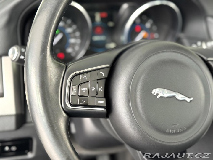 Jaguar XF 20d AUT*Panorama*Distroni 2016