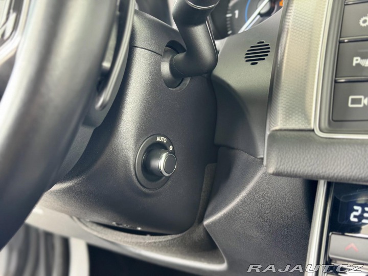 Jaguar XF 20d AUT*Panorama*Distroni 2016