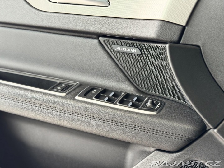 Jaguar XF 20d AUT*Panorama*Distroni 2016