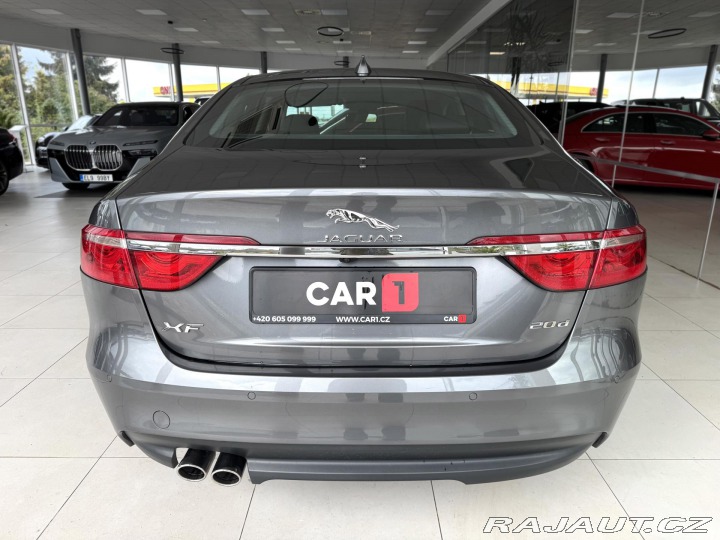 Jaguar XF 20d AUT*Panorama*Distroni 2016