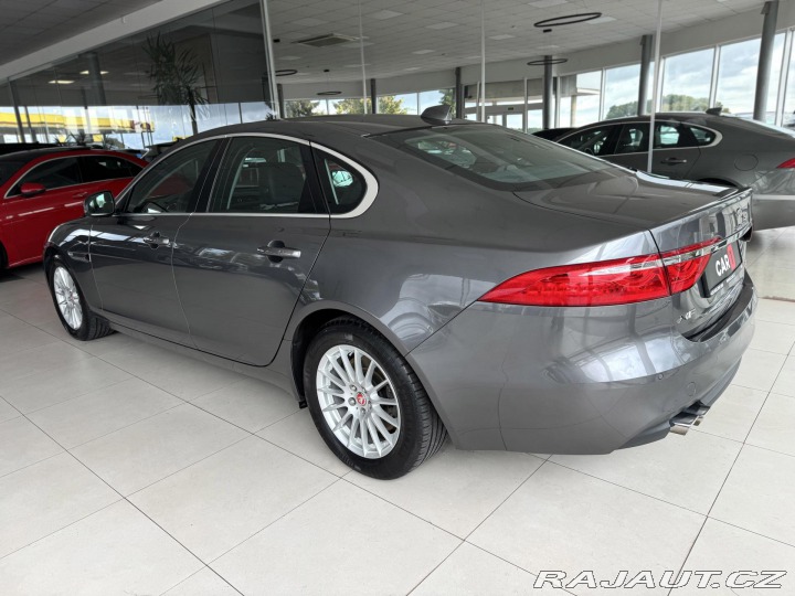 Jaguar XF 20d AUT*Panorama*Distroni 2016