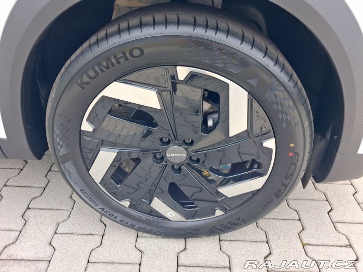 Omoda Ostatní modely 7 Premium 1.6 tGDI ICE AWD 2026