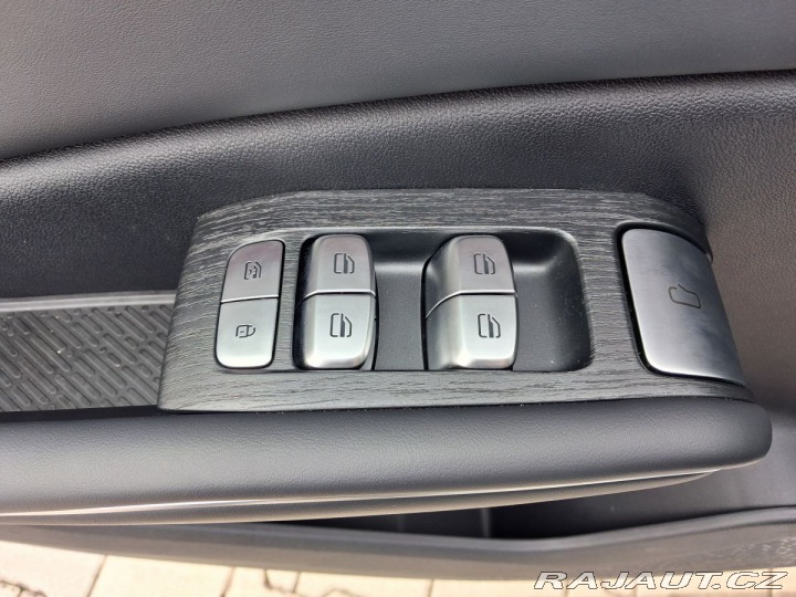 Omoda Ostatní modely 7 Premium 1.6 tGDI ICE AWD 2026