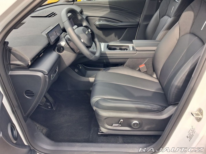Omoda Ostatní modely 7 Premium 1.6 tGDI ICE AWD 2026
