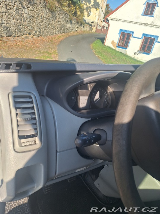 Opel Vivaro 9 místná 2013