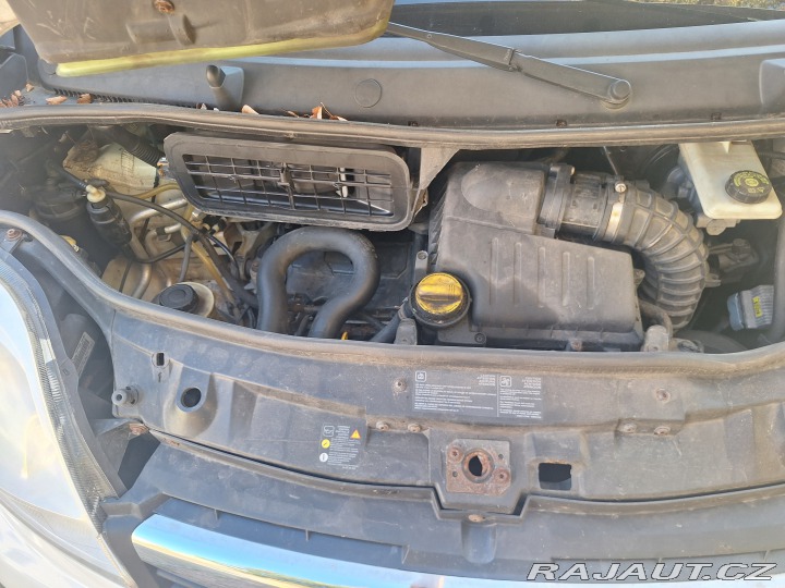 Opel Vivaro 9 místná 2013