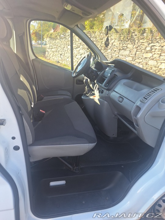 Opel Vivaro 9 místná 2013