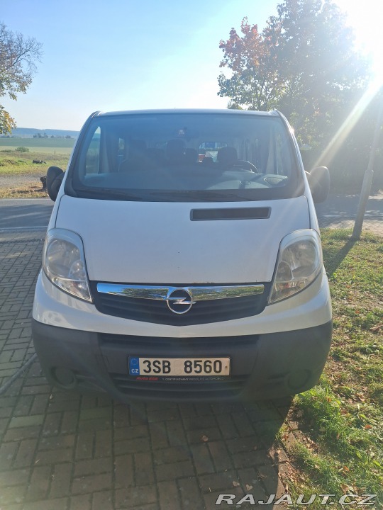 Opel Vivaro 9 místná 2013