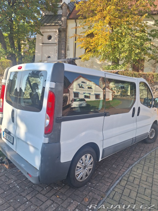 Opel Vivaro 9 místná 2013