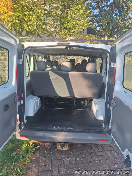 Opel Vivaro 9 místná 2013