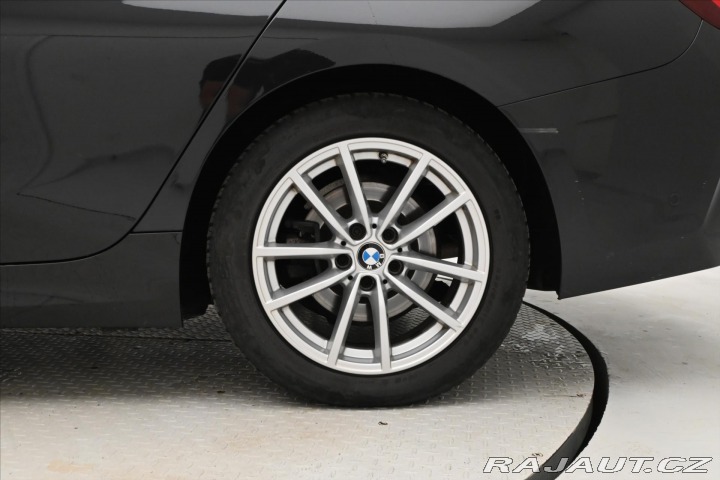 BMW 3 2,0 318d Facelift Záruka 2023