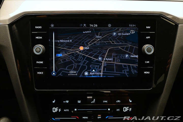 Volkswagen Passat 2,0 TDI 110kW DSG Busines 2023