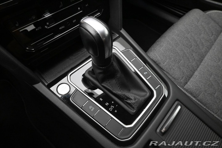 Volkswagen Passat 2,0 TDI 110kW DSG Busines 2023