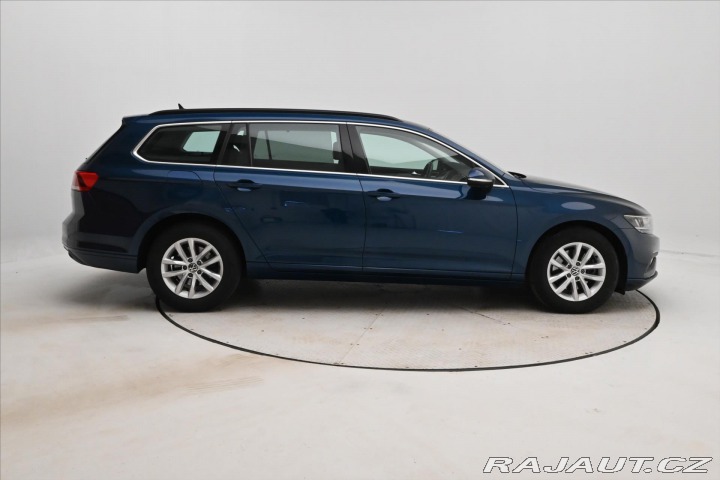 Volkswagen Passat 2,0 TDI 110kW DSG Busines 2023