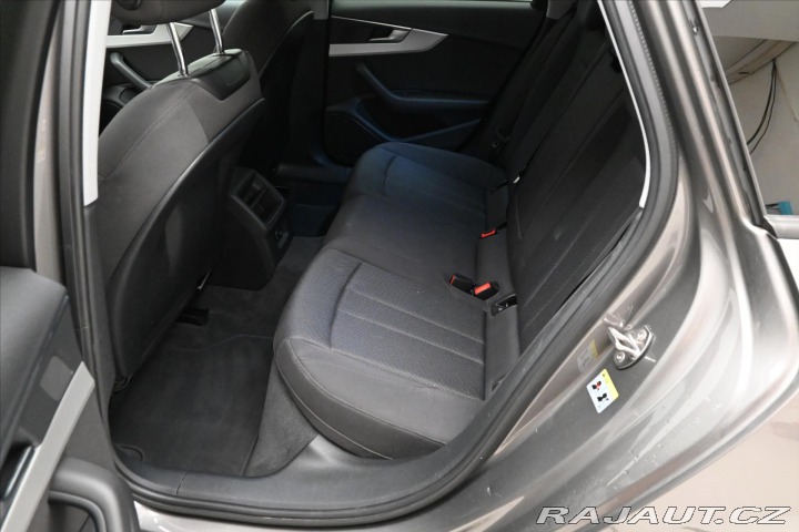 Audi A4 2,0 TDI 120kW Mild Hybrid 2020